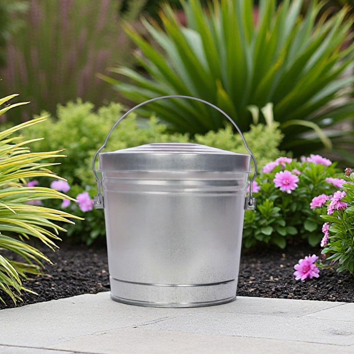 6-Gallon Galvanized Steel Storage Can with Locking Lid F9272