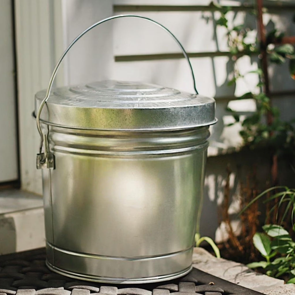6-Gallon Galvanized Steel Storage Can with Locking Lid F9272
